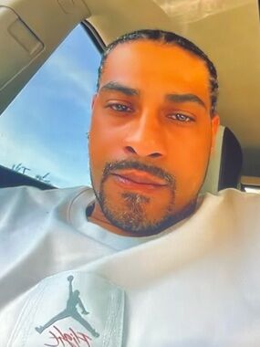 Come support me we outside